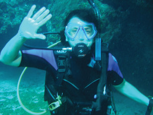 Jeanne Vogelzang under water